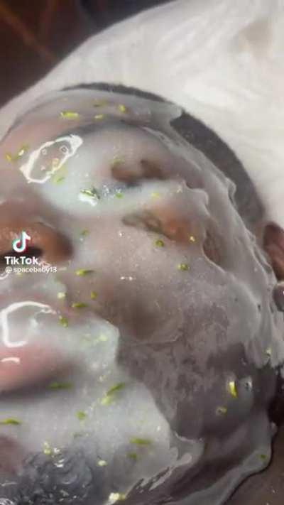 how can my lil bro say he made pops a face mask and send me ts🤦🏾‍♂️