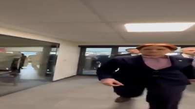 Wide Meral Mommy Walking, but every time she shakes hands she gets wider.