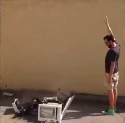 Tom looking for car keys