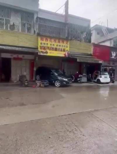 best Xinese car driver be like 