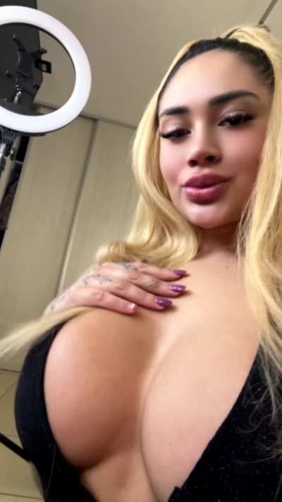 I need a daddy whos into little titties 18f