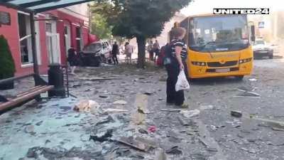 As of now, it's known that there are 42 injured, including 11 children, and 6 people killed as a result of today's Iskander missile attack on the center of Chernihiv by Russians.