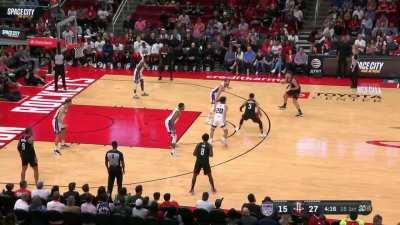 [Highlight] Sengun hits the bank 3 to put the Rockets up by 15