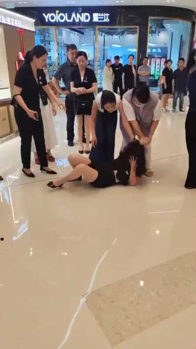 These women have been opponents in business for a long time, and today they are unleashing their rage.