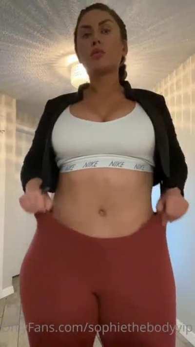 I got all the baddest white bitches black bitches and Spanish bitches u get it all fam