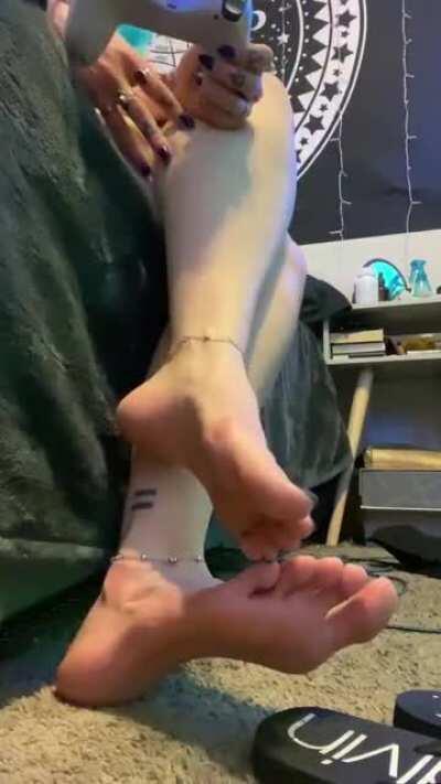 Play with my feet while I play my game