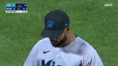 [Highlight] MIA@NYM: Francisco Lindor draws another balk from 3rd base to take the lead 3-2