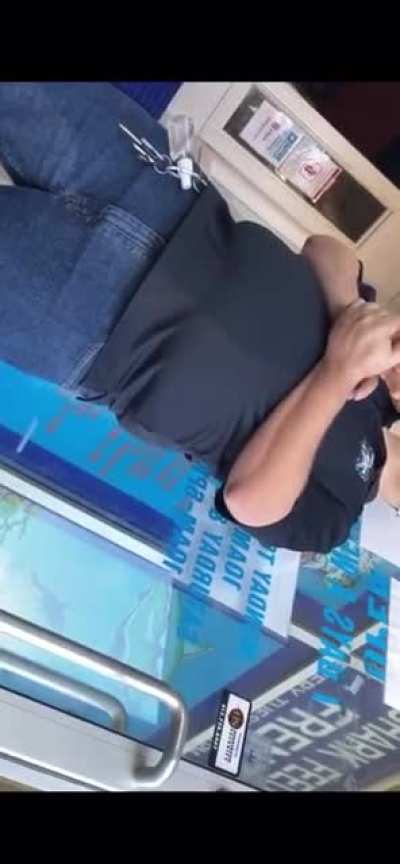 Keren freaks out over corporate policy requiring masks