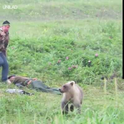 Excuse me sir, have you seen any pic-i-nic baskets?