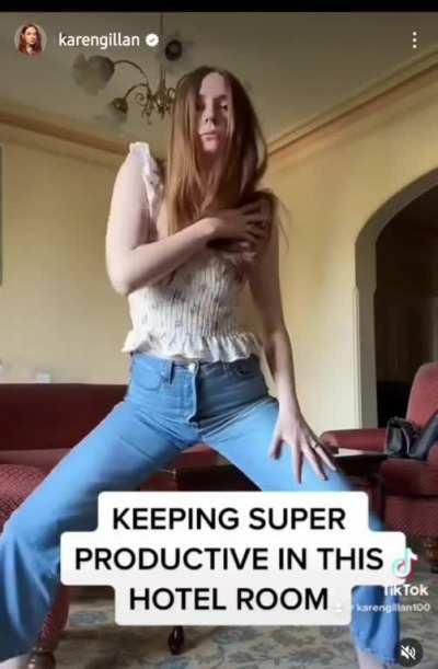 Karen Gillan is a gripper 😳