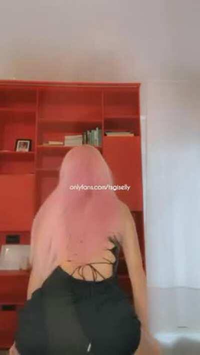 Can I go to the restaurant with this dress without panties?