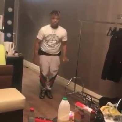 Walk in the sky like I’m Anakin yeahhh🐍🕊