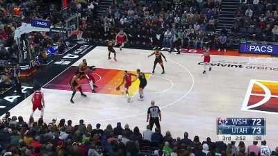 [Highlight] Bradley Beal rises up for the big yam over Gobert