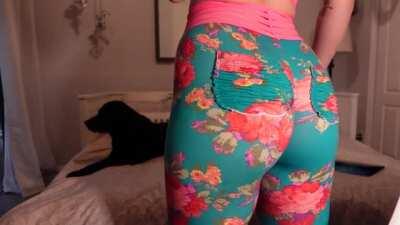 First time posting here - enjoy my ass jiggles [F][OC]