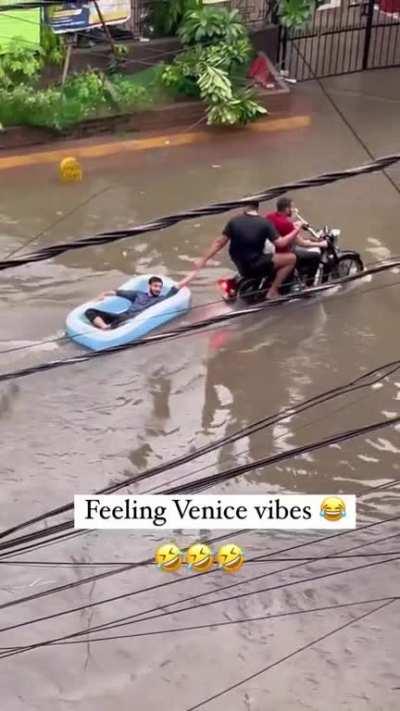 Delhi>>veniceð