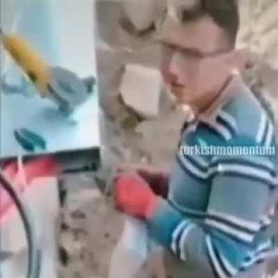 Favori shitpostum. Video benim değil.