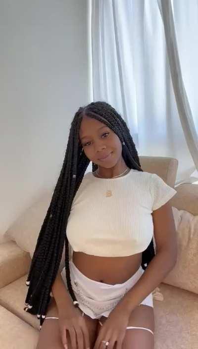 big tits and a big ass😚