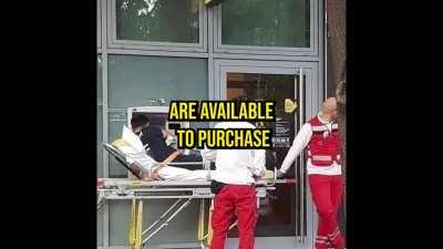 OMG this anime is so sad, I can't stop crying at this 😢😭😭