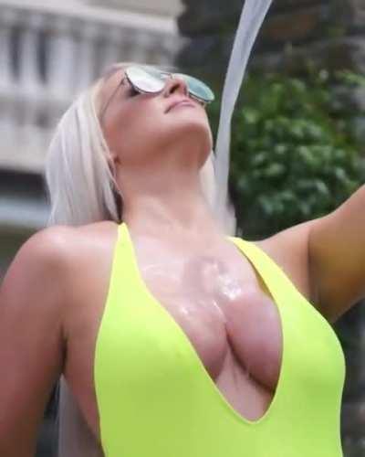 Maryse: Swimsuit