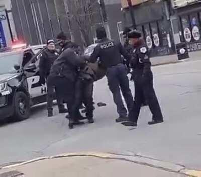 WCGW assaulting a handcuffed suspect