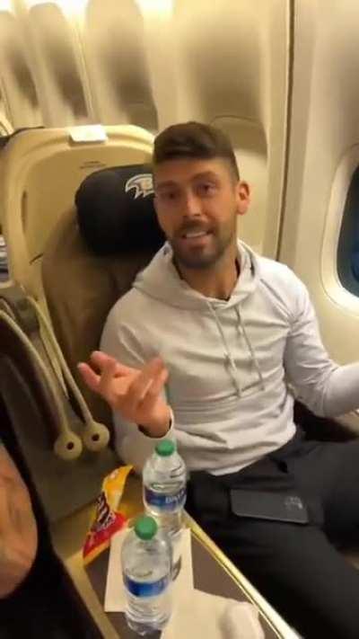 Justin Tucker is at it again. 🤣🤣🤣 (HIGHLIGHT)