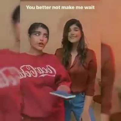 3-4 English ganne sunke ladkiya khudko American born smajhne lagti hai