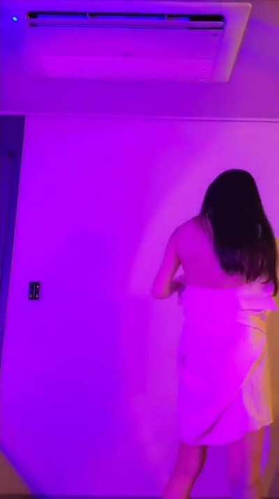 My aged wine white shirt dance