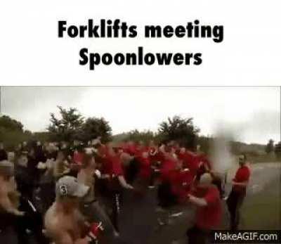 THIS IS WARRRR 🥄 ⚔️ 🍴