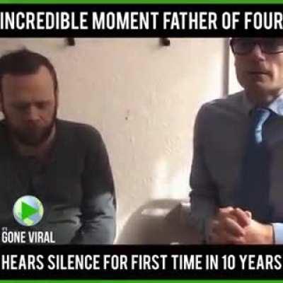Невероятно трогательный момент. Отец четырех детей впервые за 10 лет слышит тишину