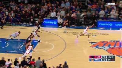 [Highlight] Brunson gets a decent look for the win but can't cash it in in OT