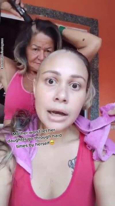 No one deserves to go through cancer alone ❤️