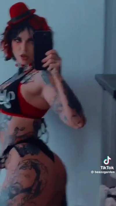 Bee is just perfection