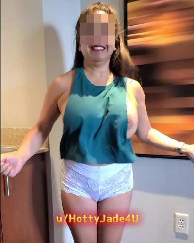 Shaking my big titties