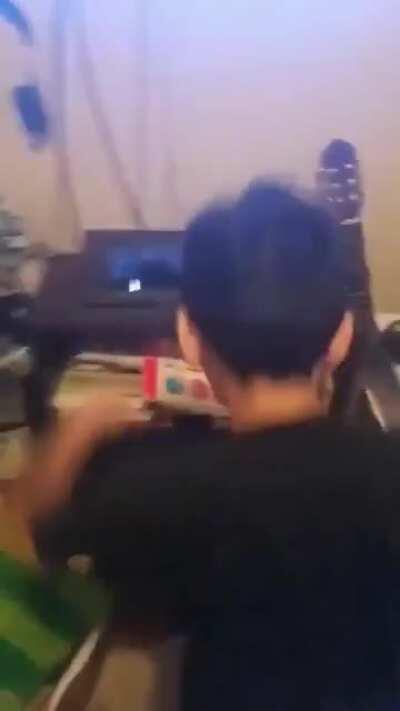 I hate fortnite kids when they dance