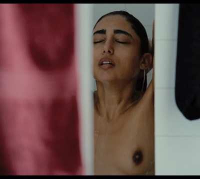 Golshifteh Farahani showering in “Les Deux Amis” (2015).