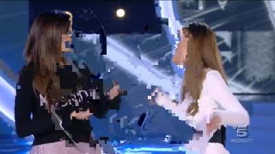 Belen Rodriguez & Ilary Blasi - Bacio Lesbo