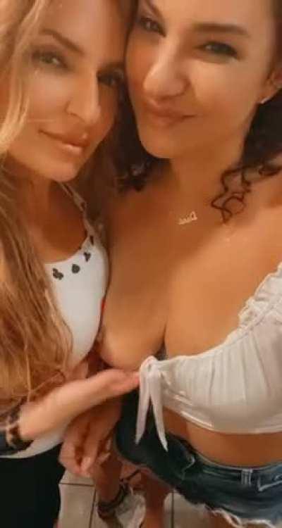 I know you like it when Mommy’s friends come to play with us, don’t you?! tell mommy the truth…