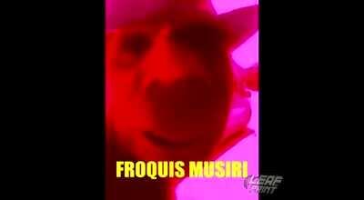 Pai do mucalol vendendo picole no posto 12 do rio