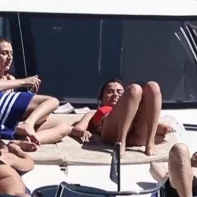 Selena Gomez pussy lips?