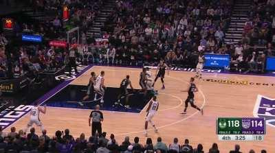 [Highlight] Giannis with the mean one handed slam to get him 46 points