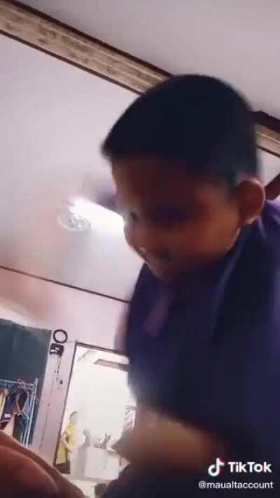 Pyros fans after he makes 1 jojo reference