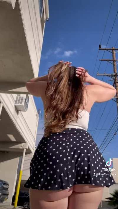 I love dressing like this in public 😌