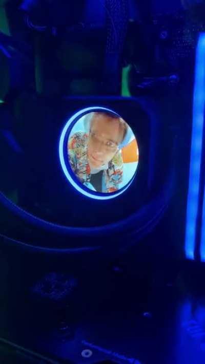 This LCD screen was created so that I could do things like this. Thanks Corsair!