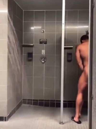 MM: gym showers 🚿