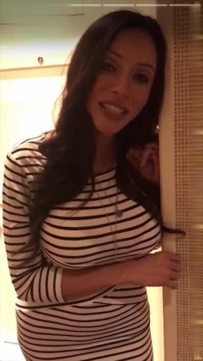 Another Cheating Wifey Blows More Than Cash At The Casino