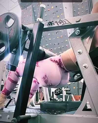 Fake Booty Latina At The Gym