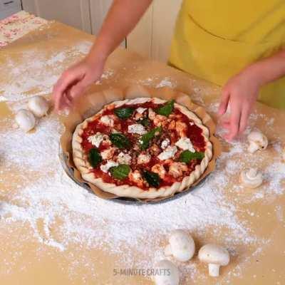 Why pizza in Italy just taste different (the real recipe)