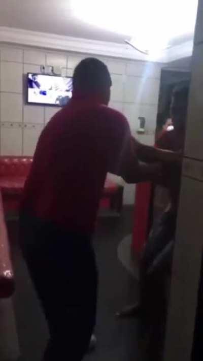 Man snorts too much coke in motel and gets crazy