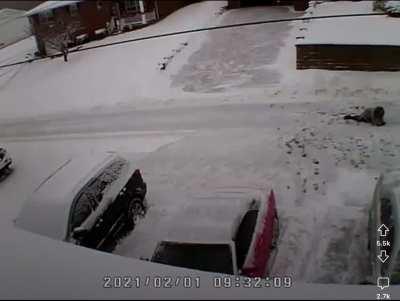 Guy shoots neighbors after argument