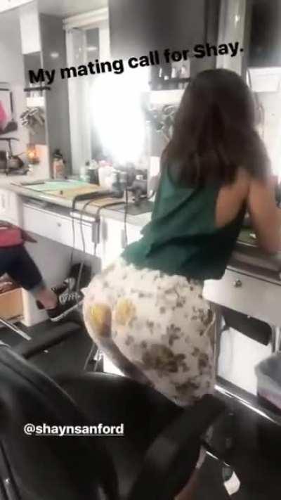 Quake unleashing her full power - the booty shake